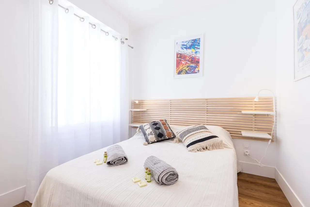 Spitalieri- Sunny Terrace With View -New Apartment نيس