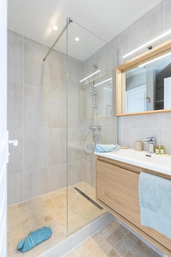 Spitalieri- Sunny Terrace With View -New Apartment نيس 0*,  فرنسا