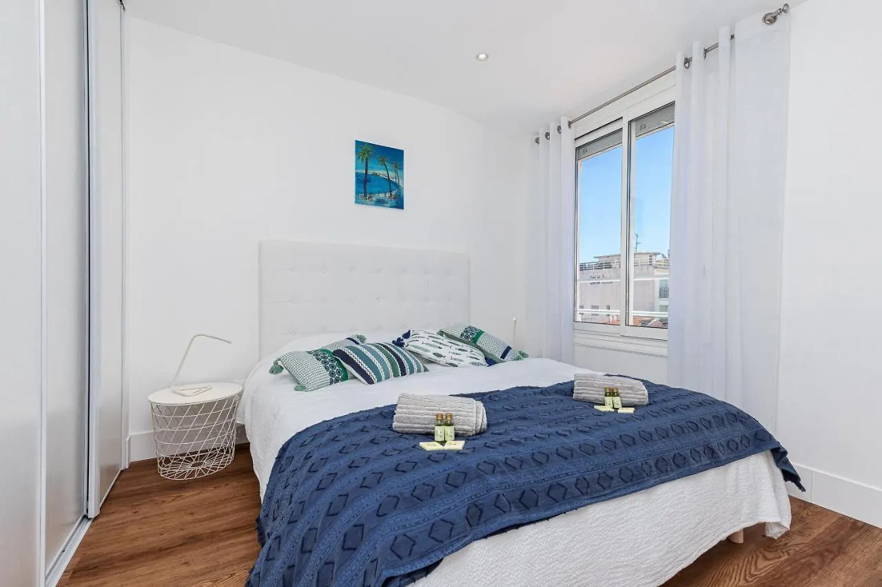 Spitalieri- Sunny Terrace With View -New Apartment 0*, Nizza